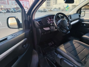Peugeot Traveller