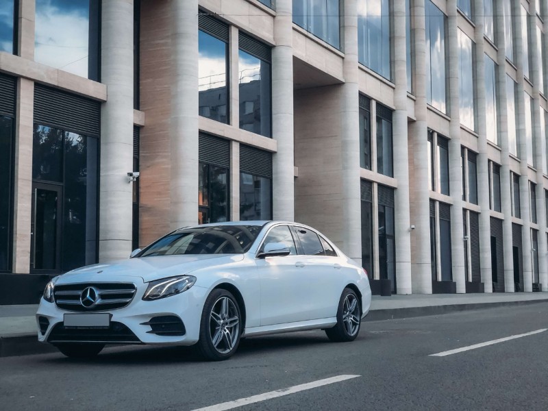 Mercedes E