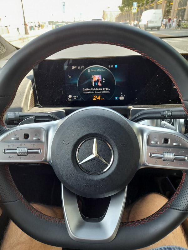 Mercedes GLB