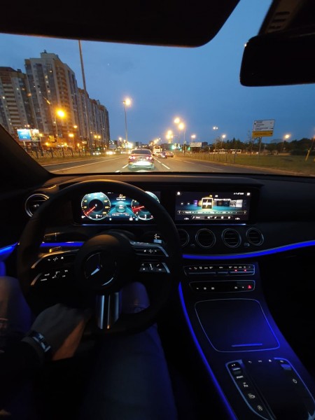 Mercedes E