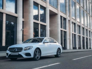 Mercedes E